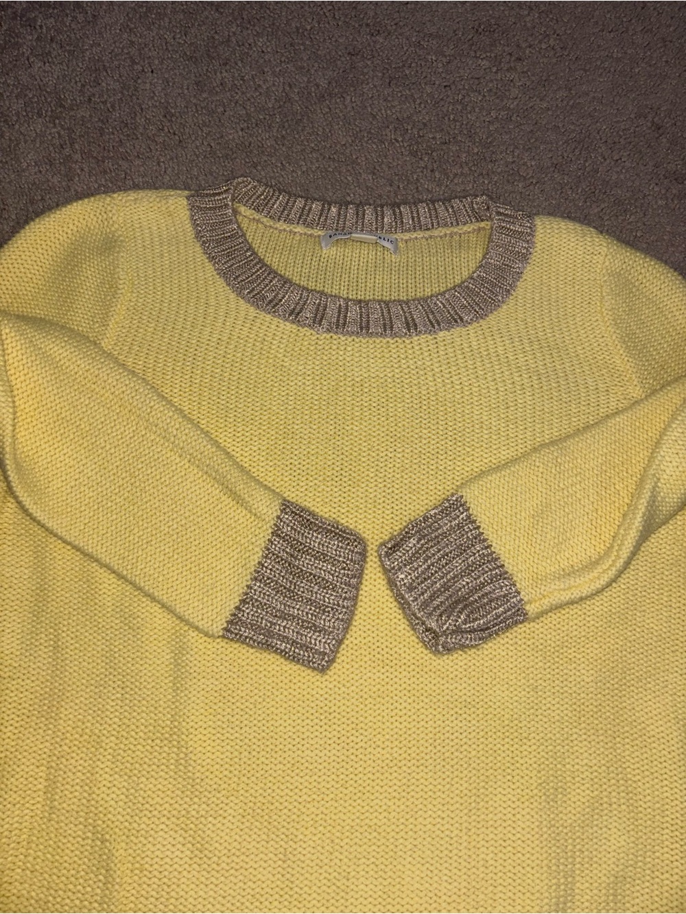 Banana Republic Crew Neck
Yellow Sweater Size S - Picture 6 of 8